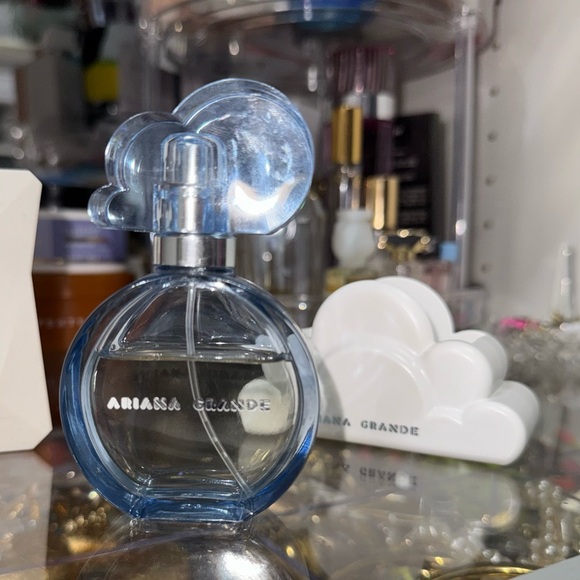 Ariana Grande Cloud Fragrance - Picture 2 of 4